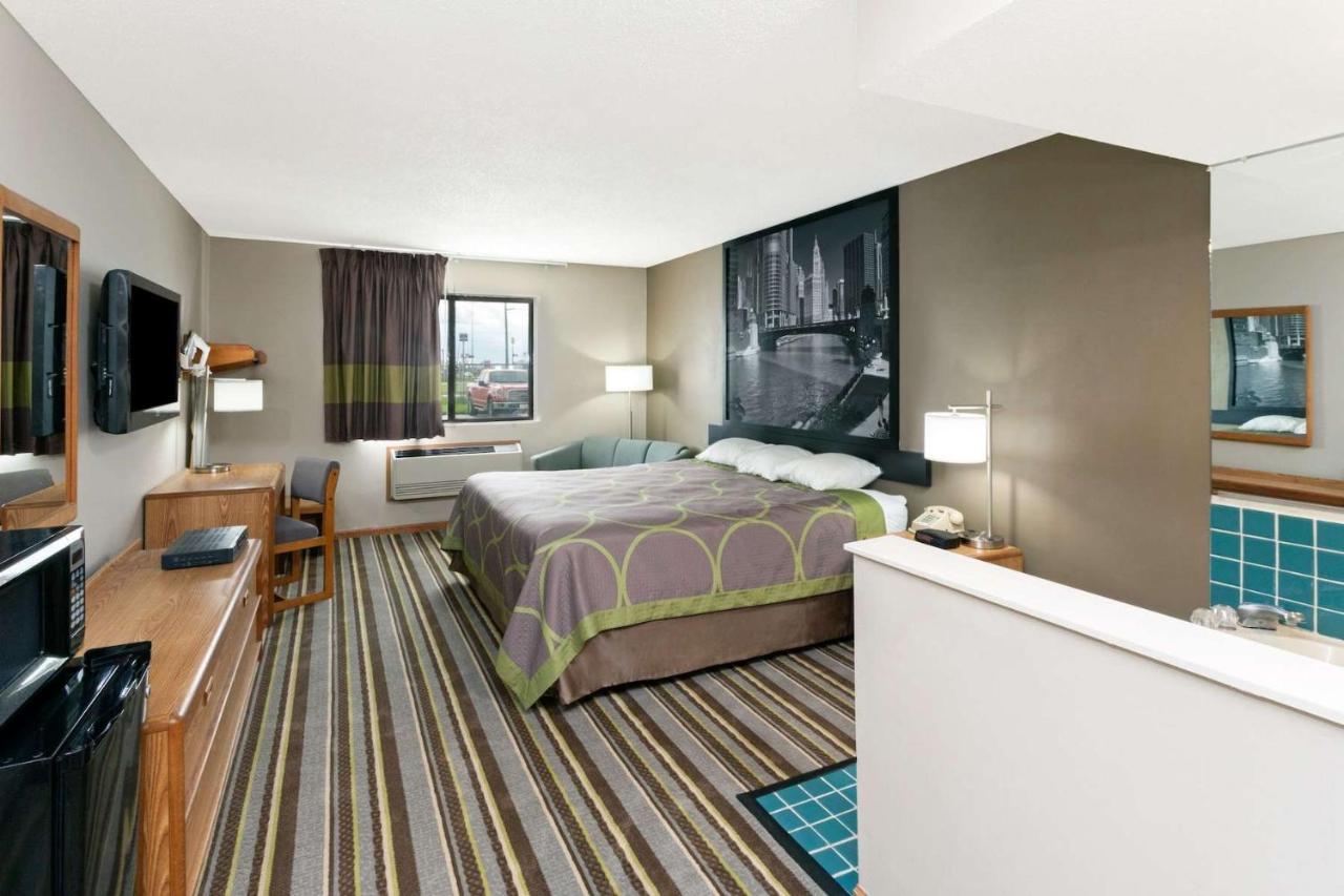 Super 8 By Wyndham Watseka Hotel Luaran gambar