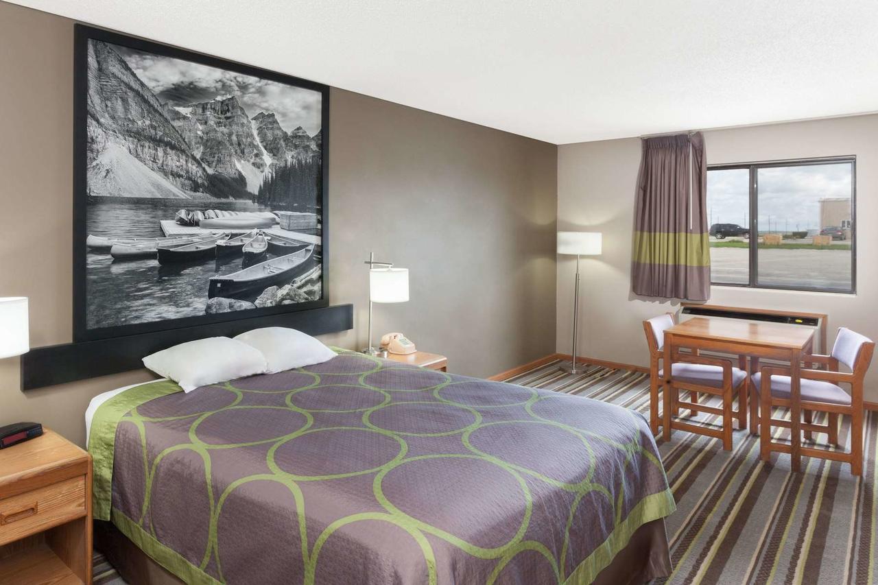 Super 8 By Wyndham Watseka Hotel Luaran gambar