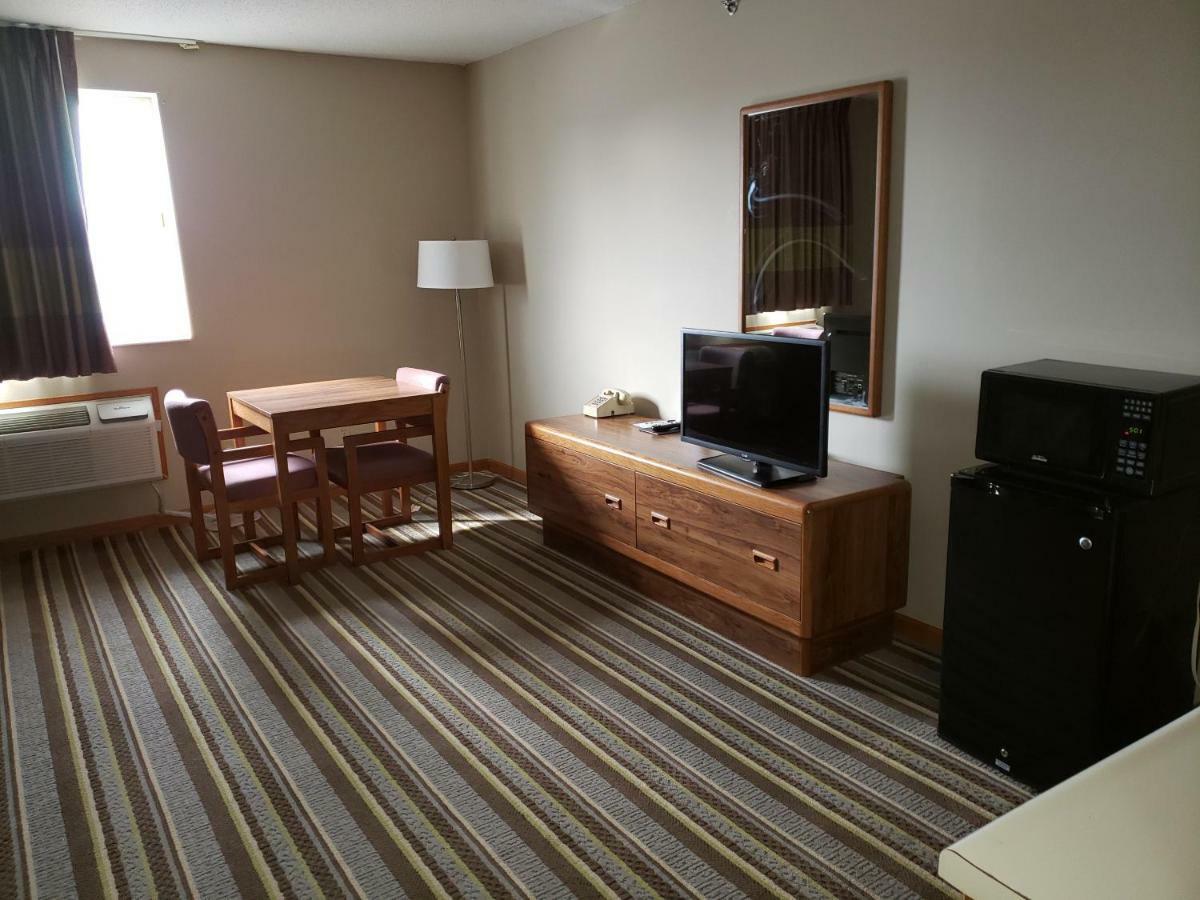 Super 8 By Wyndham Watseka Hotel Luaran gambar
